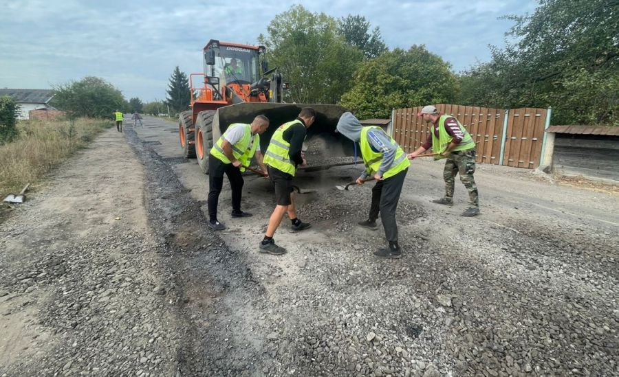 Влада неодноразово порушувала проблему жахливого стану автодороги з Калуша до Середнього Бабина через Студінку
