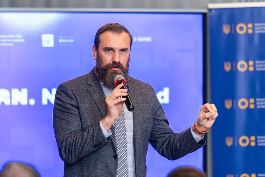 Міністр зазначив, що дрескод скасували й для предмета "Захист України". Фото: Оксен Лісовий/Facebook