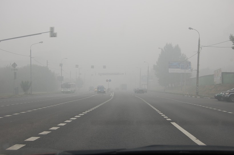 Ілюстроване фото. Продукти згорання туман "прибив" до землі