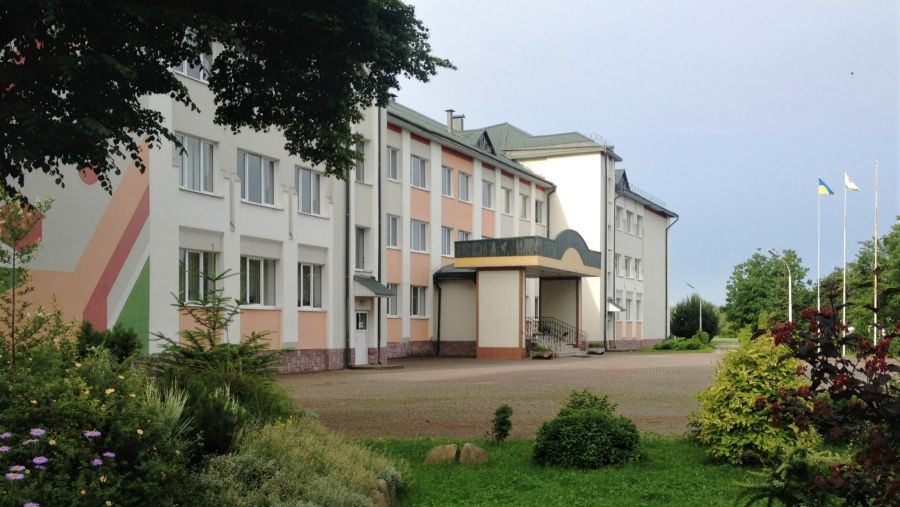 Ілюстроване фото. Калуський ліцей ім. Дмитра Бахматюка займає друге місце серед шкіл Прикарпаття