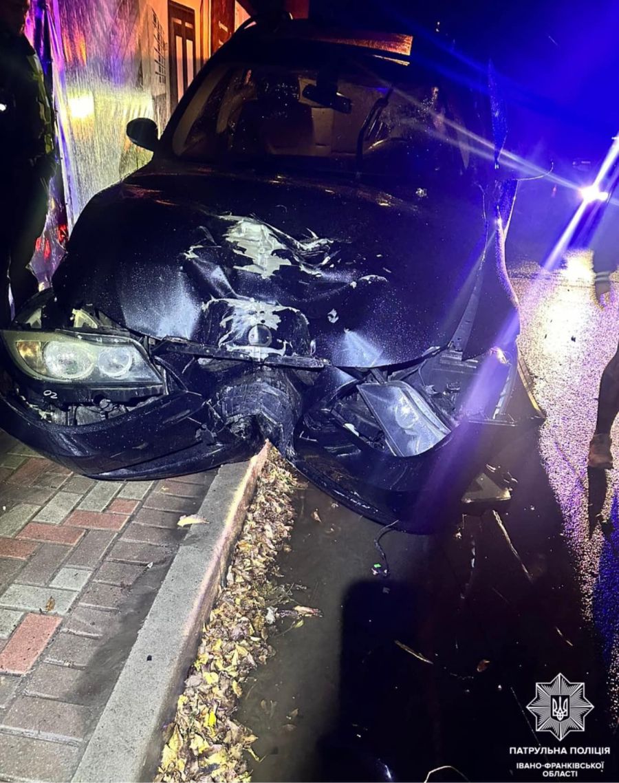 Як з'ясували поліціянти, водій був за кермом п'яним