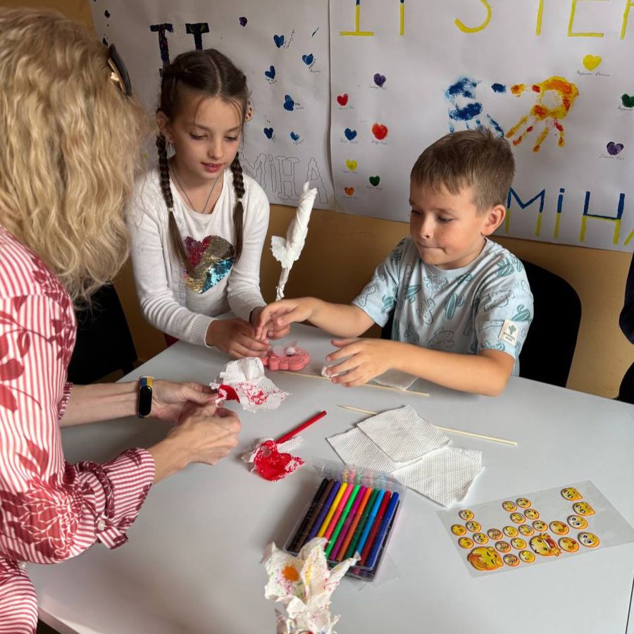 Маленьких розумників і розумниць чекають щопонеділка о 16:00 вулиці Героїв України, 9а