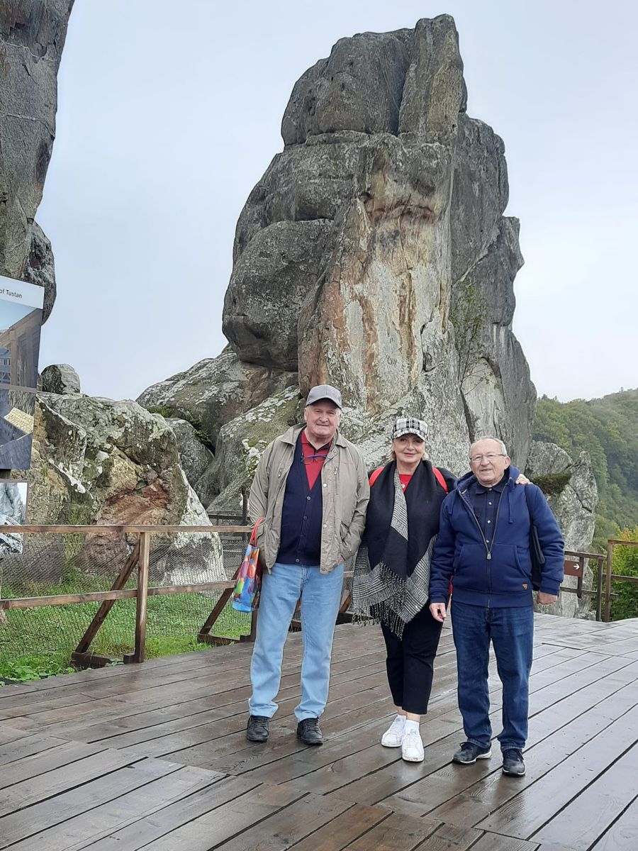 Митці відвідали унікальний оборонний комплекс часів середньовіччя — скельну фортецю "Тустань"