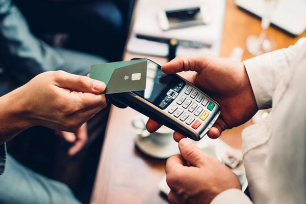 Ілюстроване фото. Спеціалісти забезпечують захист прав та задоволення вимог покупців