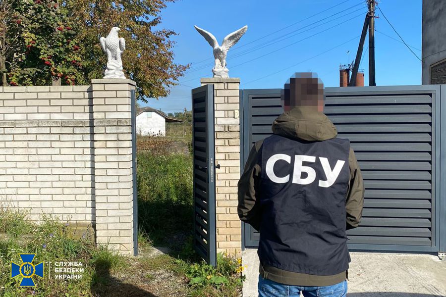 Зловмисник змусив свою жертву підписати документ про передачу майна нібито з власної волі