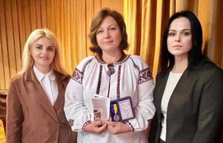 У вітальній частині роботи колегії було нагороджено керівників музейних установ області