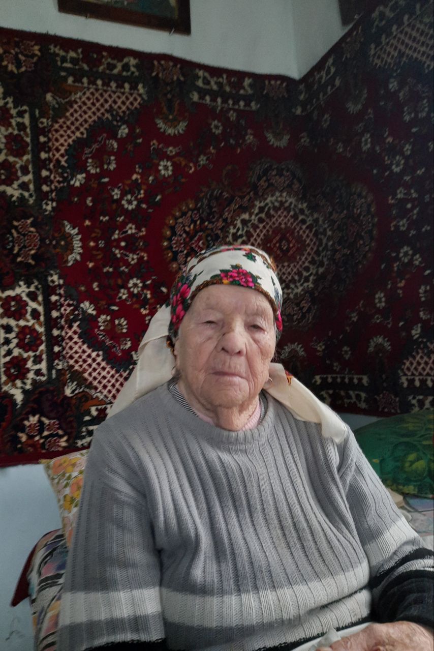 Маґда Шпак під час розмови з авторкою статті. Петранка, 26 вересня 2024 року