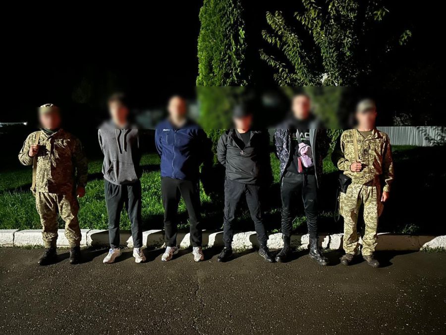 Стосовно усіх затриманих складено протоколи про адмінправопорушення