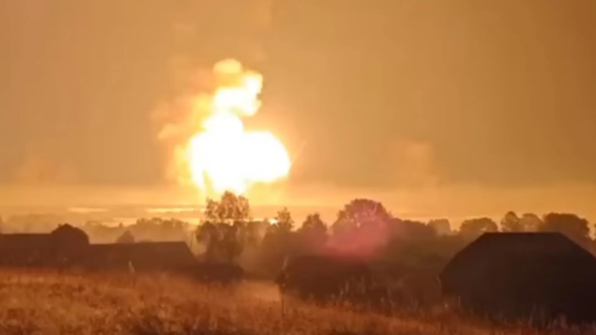 В районах обох об’єктів фіксувалися численні вибухи