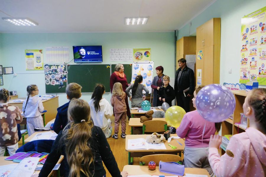 Температура в ліцеях становить 12-14 градусів, тож, за словами Андрія Найди, рятуються фізкультхвилинками