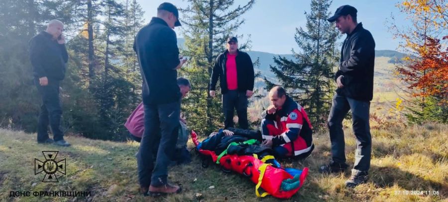 Рятувальники оперативно прибули на місце, надали постраждалій домедичну допомогу 