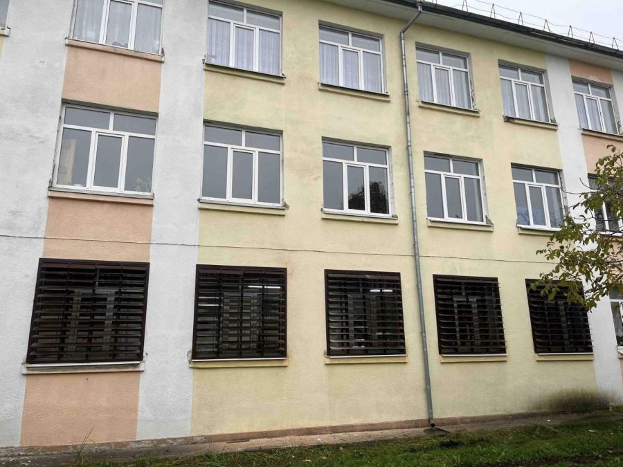 Встановлені металеві конструкцій виготовлені з спеціального металу, товщиною більше як 5 мм