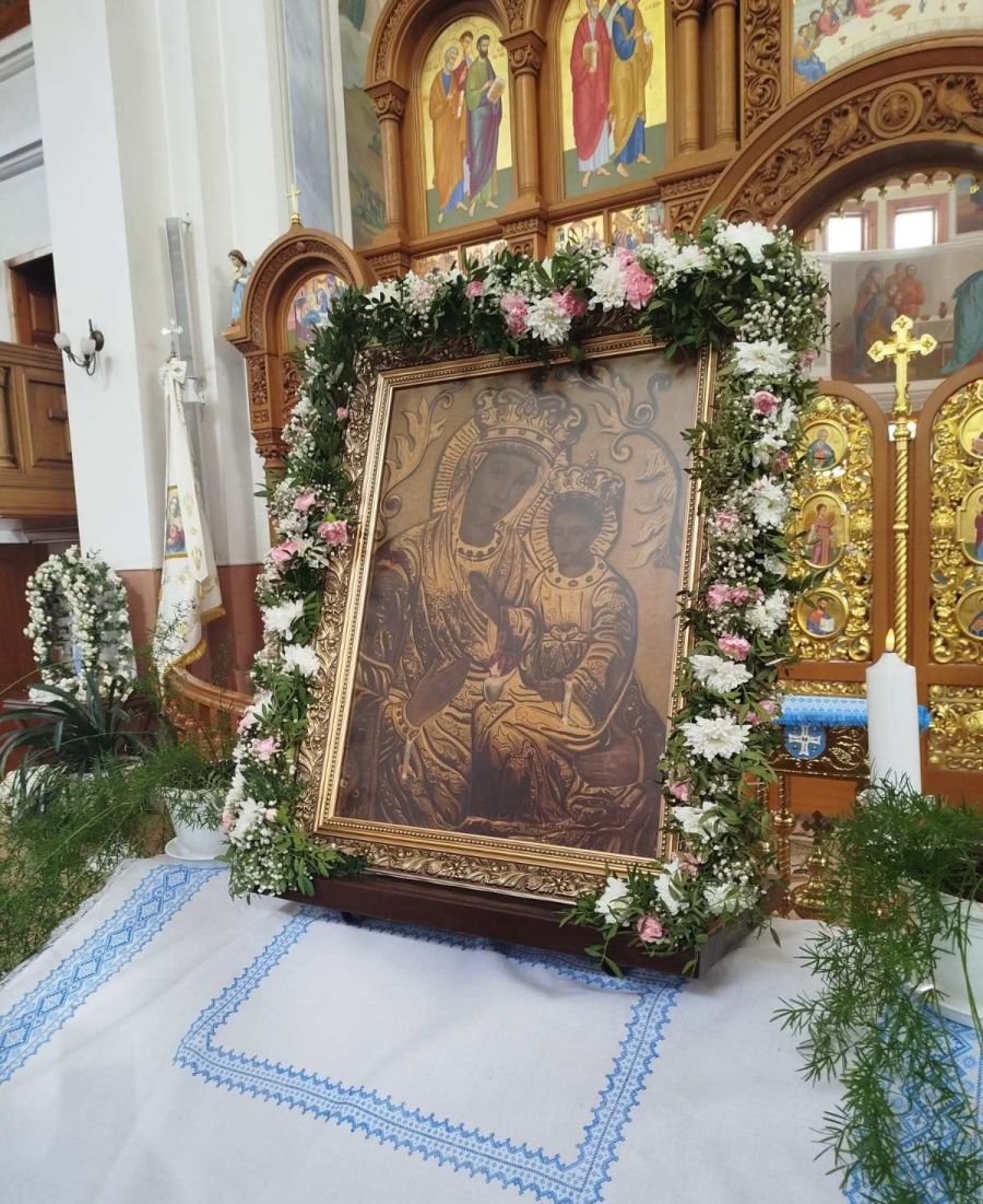 Тепер ікона займе своє почесне місце у новому храмі села. Фото: Парафія святого Миколая села Кропивник  