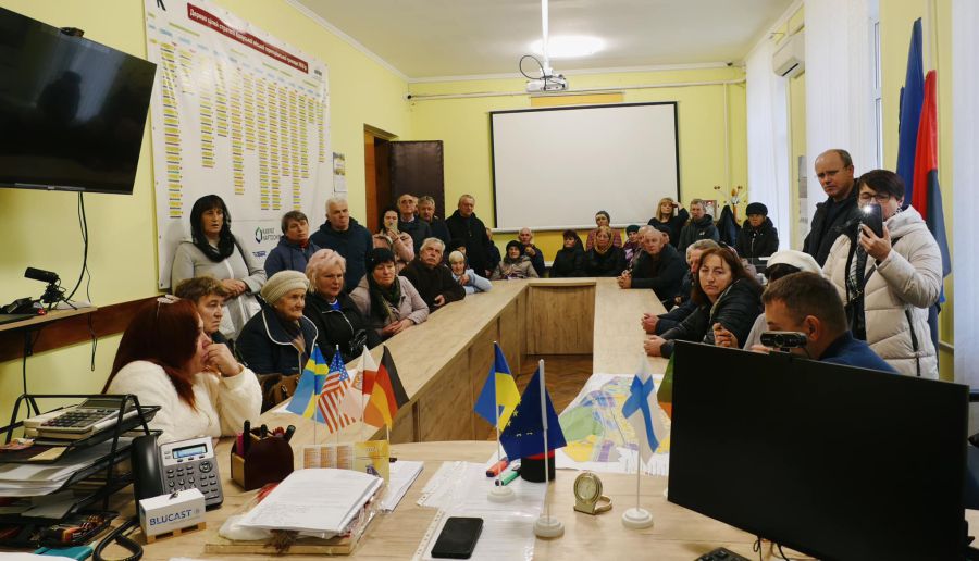 Жителі Пійла обурені ситуацією з землею в їхньому селі
