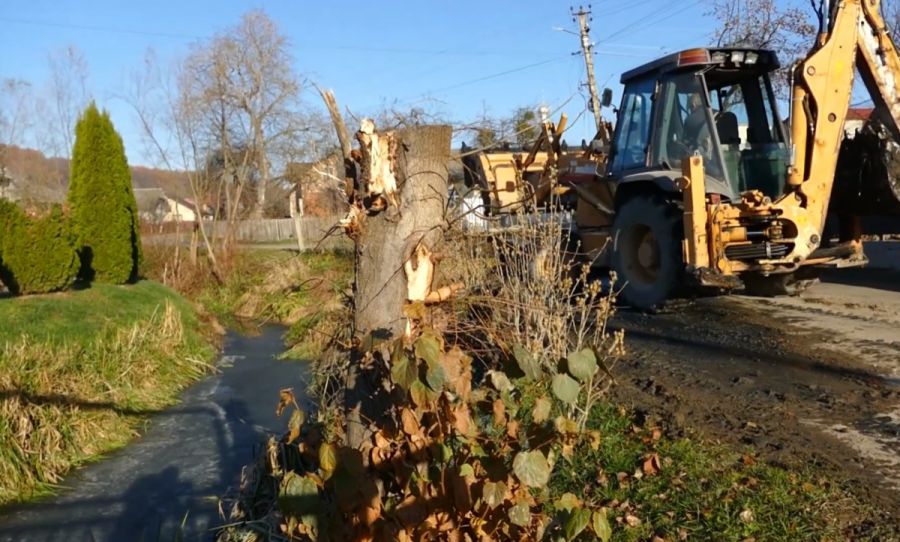 Очищення русла Млинівки проводять щороку. Фото: скрін із відео