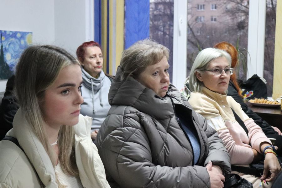 Прихистки вміщають всього в межах сотні людей. А вимушених переселенців є близько 5 тисяч. Фото: Калуська міська рада