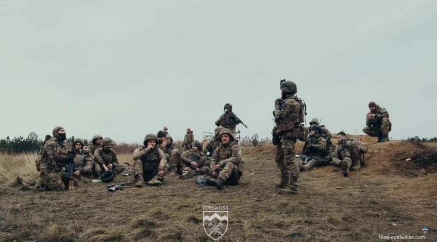 Бійці спеціальної штурмової роти "Шквал". Фото: скрін із відео