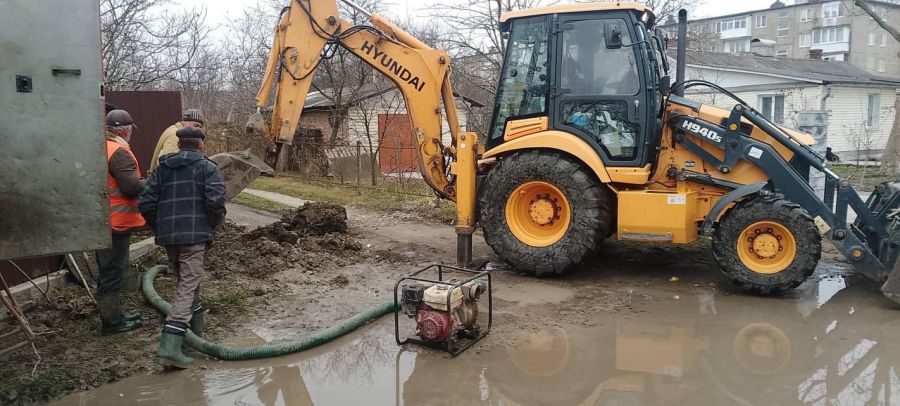Тепло подають, але через пориви перекривають. Фото: Калуська енергетична Компанія
