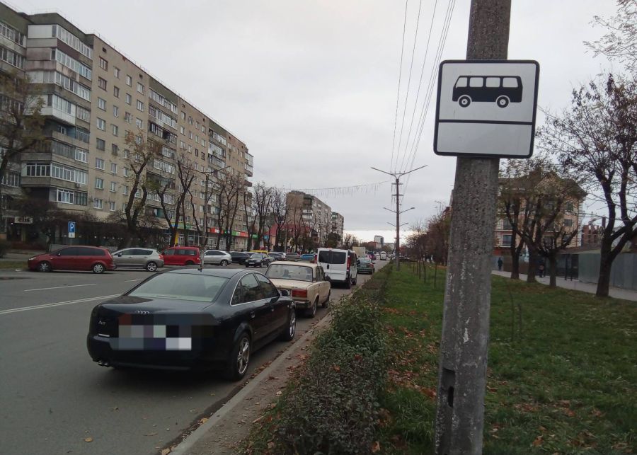 Окремо інспектори нагадали про штраф за паркування на місцях для осіб з особливими потребами