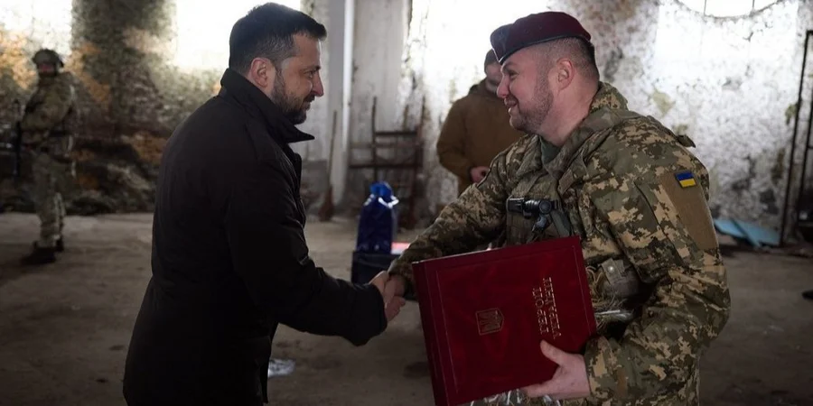 Олег Апостол до призначення командував 95 окремою десантно-штурмовою Поліською бригадою