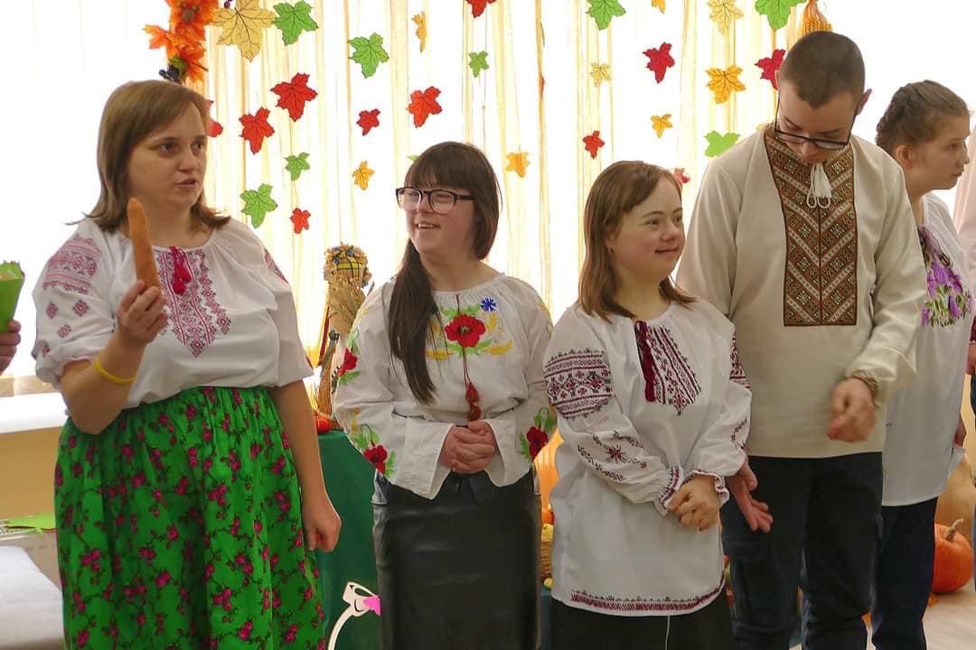 Особливість потреби в новому приміщенні полягає ще в, тому що діти старшої групи та молодь