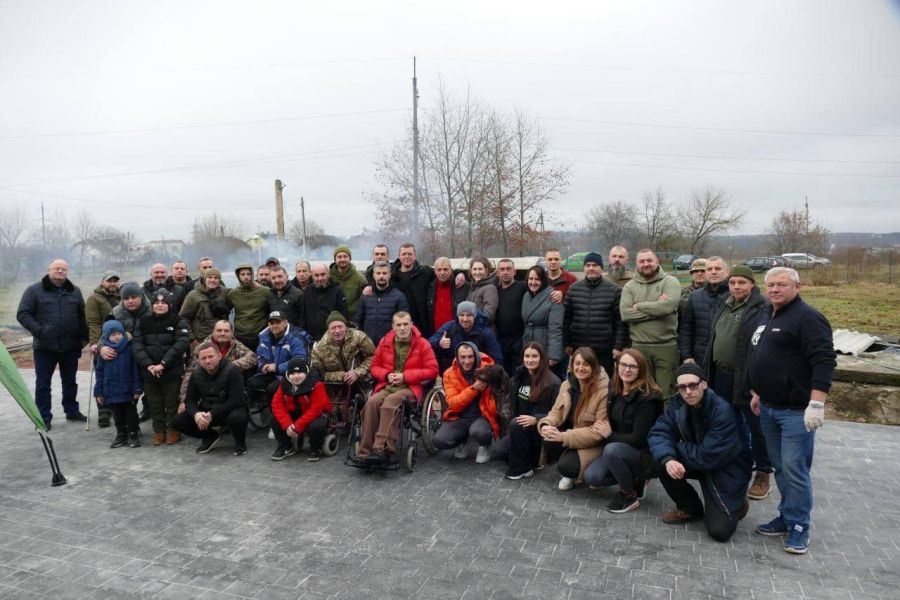 Ло організації заходу  долучилися представники різних компаній та громадських організацій