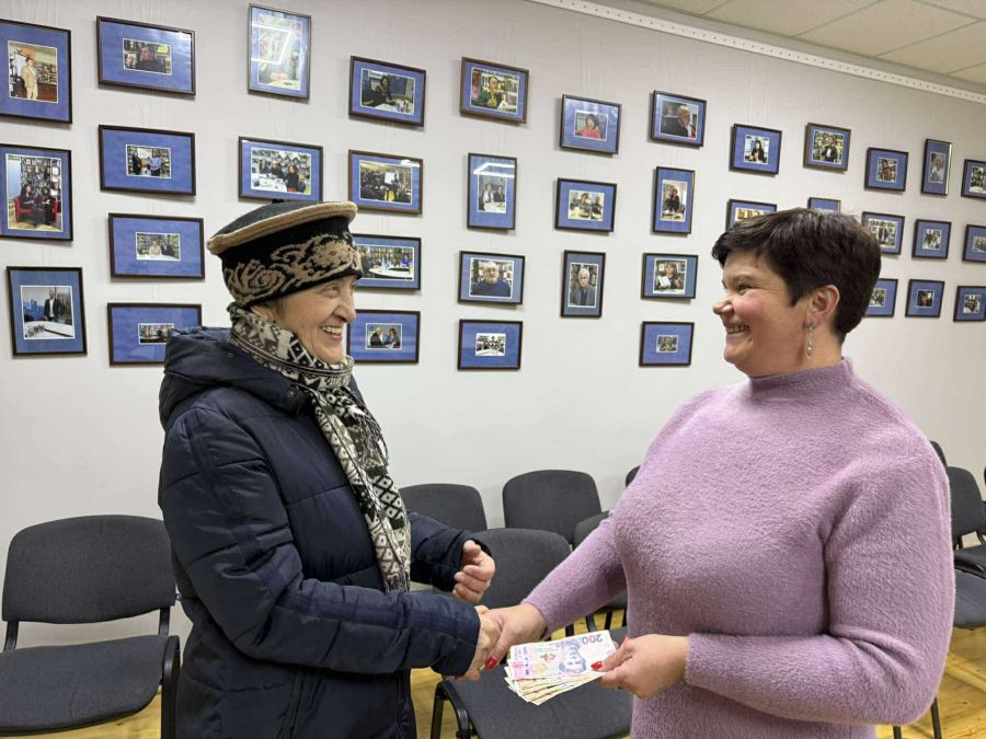 Виручені за макулатуру кошти передали для ЗСУ