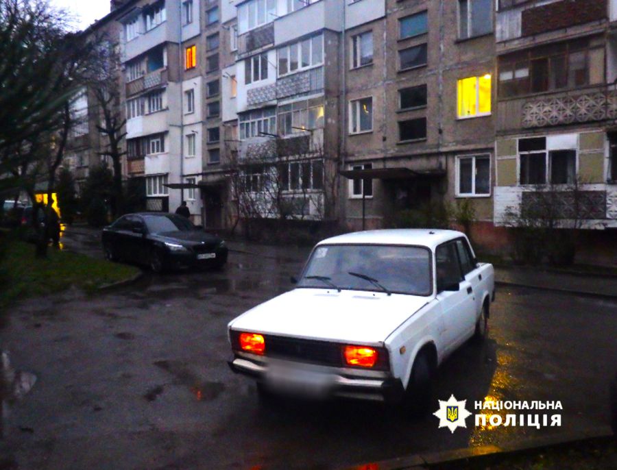 Крадіжка автомобіля сталася на вулиці Гната Хоткевича