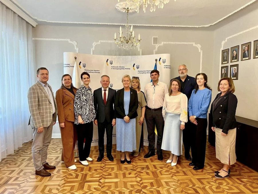 Проєкт спрямований на підвищення активності молоді в процесі прийняття управлінських рішень