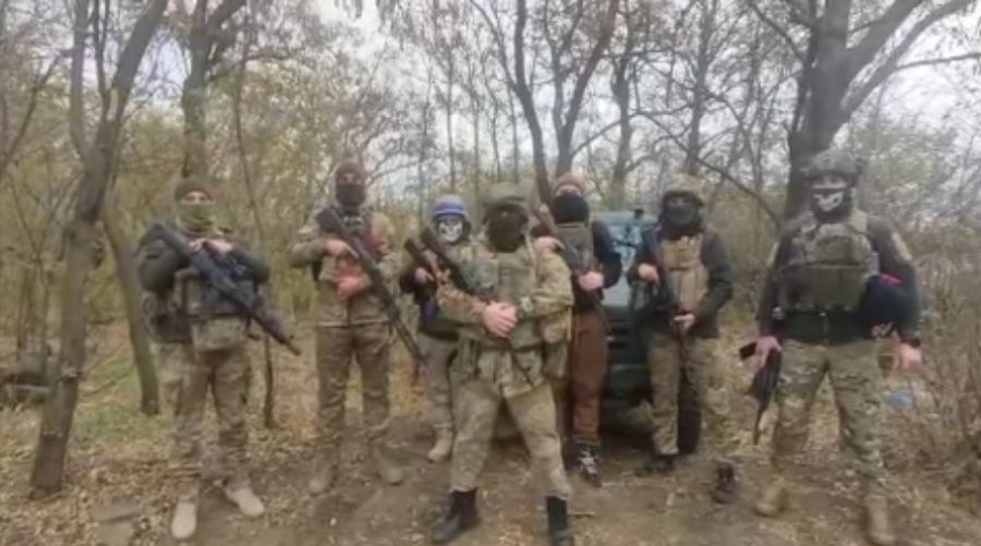 Воїни закликають усіх долучитися до збору. Фото: скрін із відео