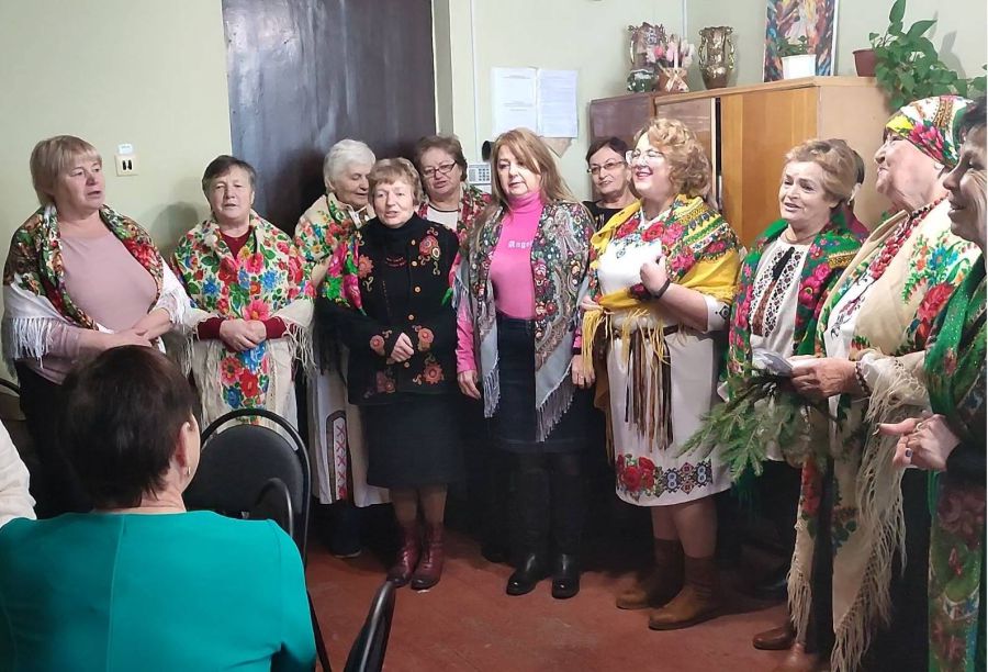 Усі зібрані кошти під час колядування передали на потреби Українського війська