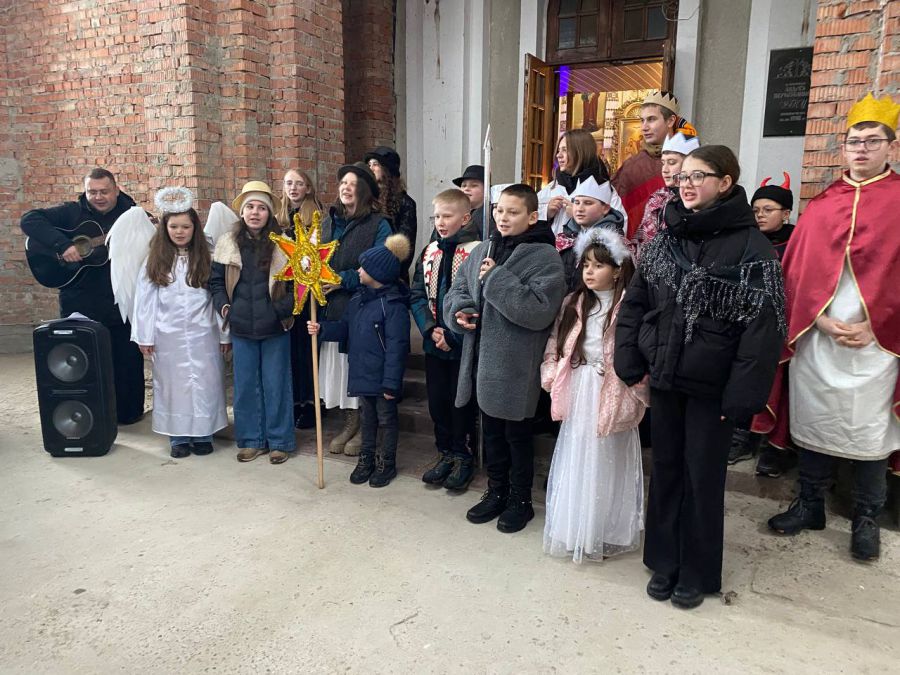 Діти відтворили українські народні традиції та колядками прославляли Христа