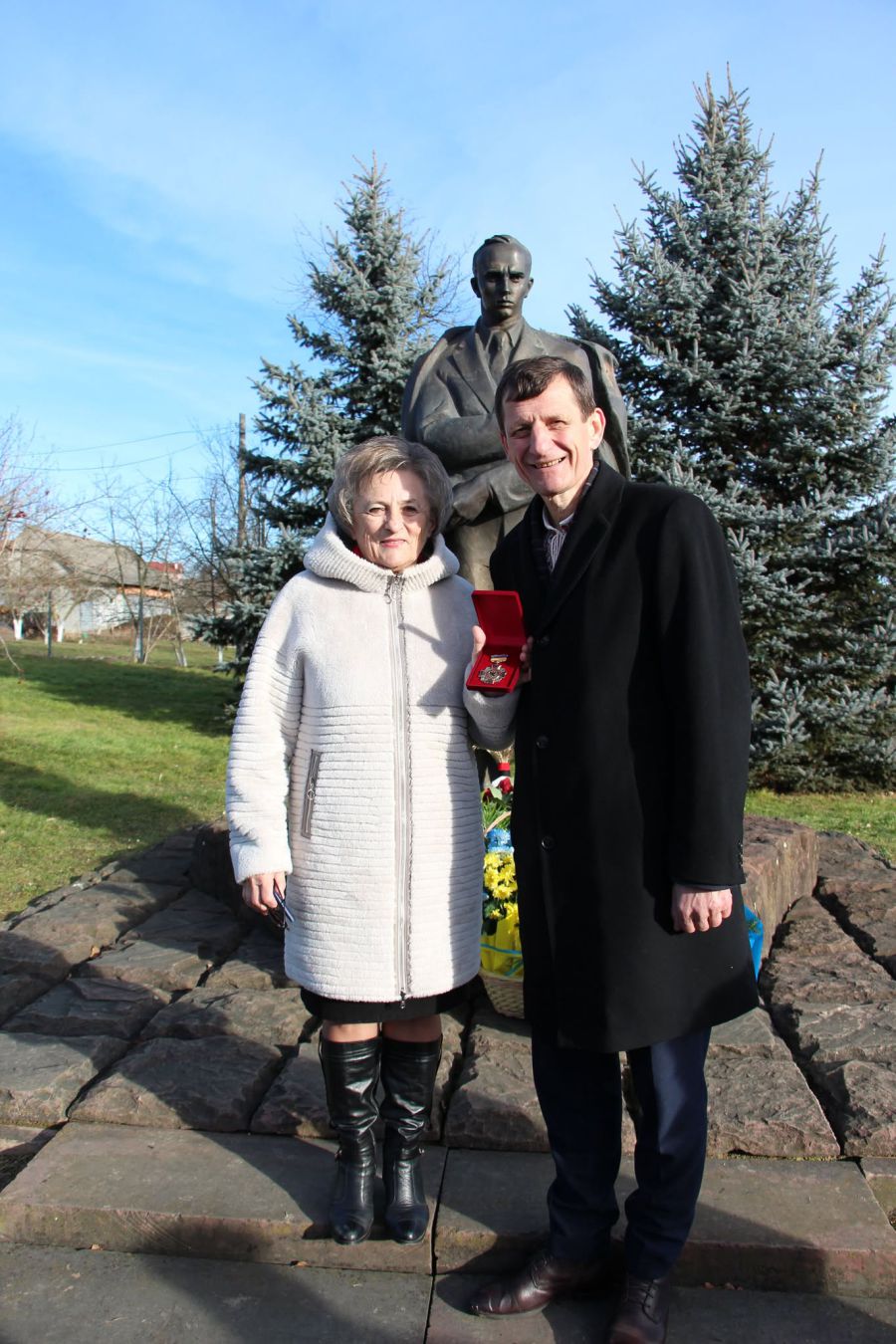 Оксана Тебешевська та голова обласної ради Олександр Сич у Старому Угринові