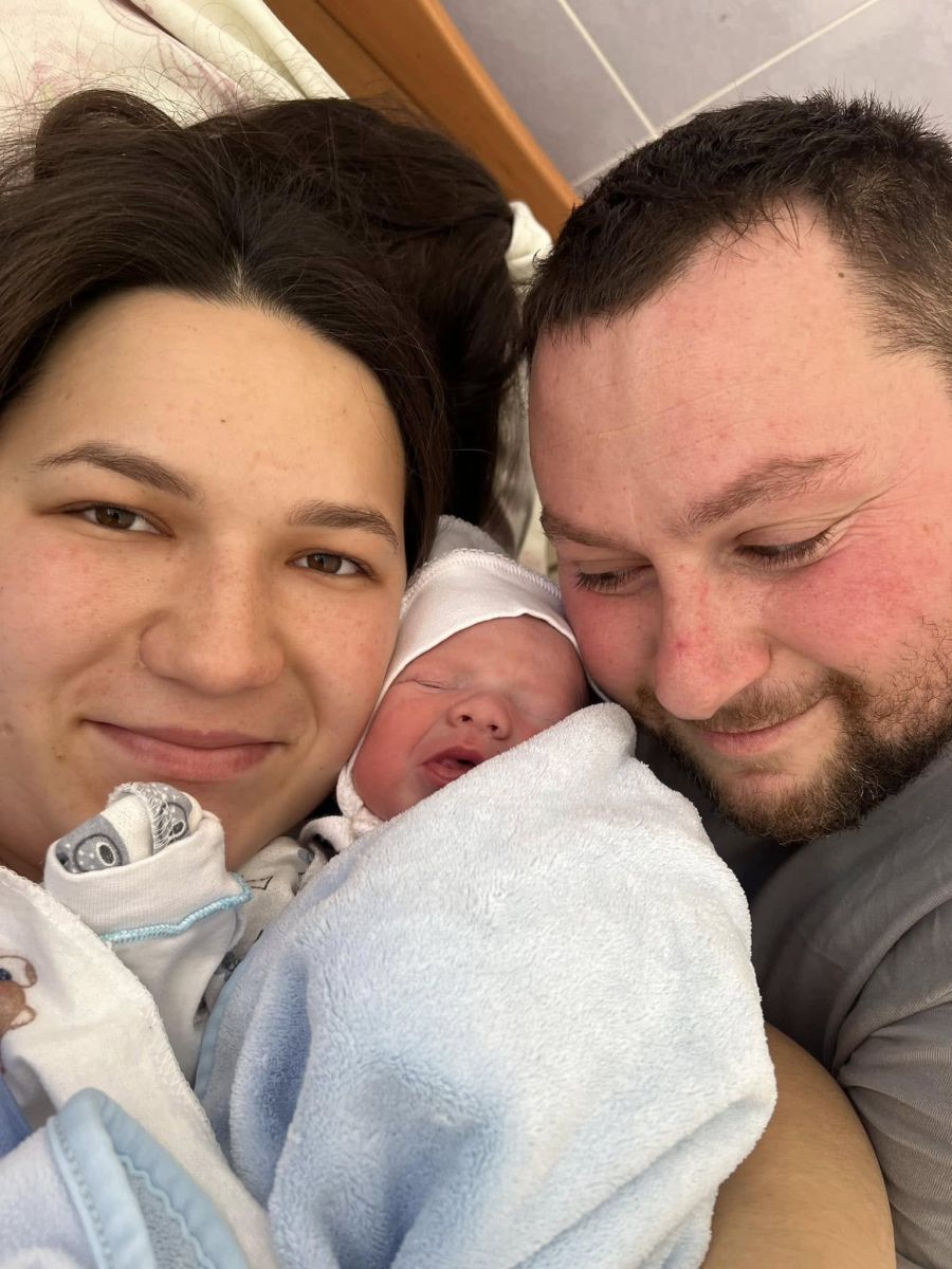 Вітання з народженням синочка надсилають сім’ї Софії та Юрію Христонькам з села Голинь