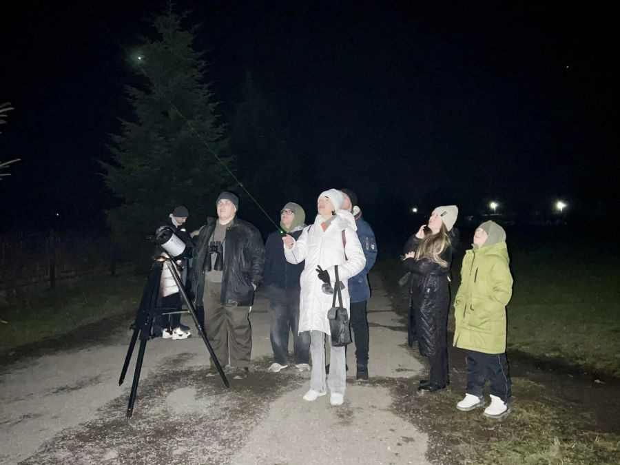 Любителі астрономії спостерігали за зоряним небом у перший вечір 2025 року