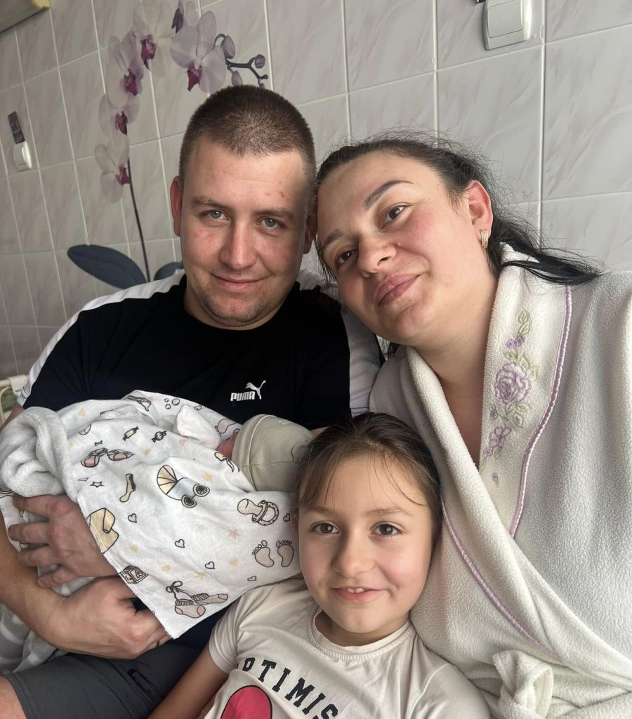 Тепер сім’я виховуватиме двох дітей: донечку та синочка