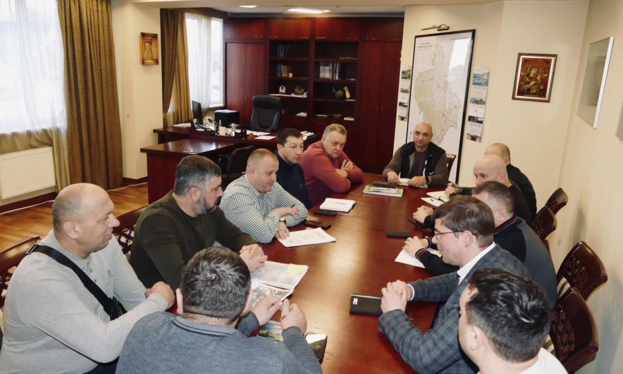 Обговорили також встановлення в Боднарові та Голині відеокамер фіксації швидкості руху. Фото: Калуська міська рада