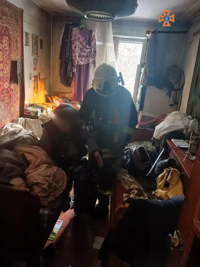 У квартирі пенсіонерки горіли домашні речі