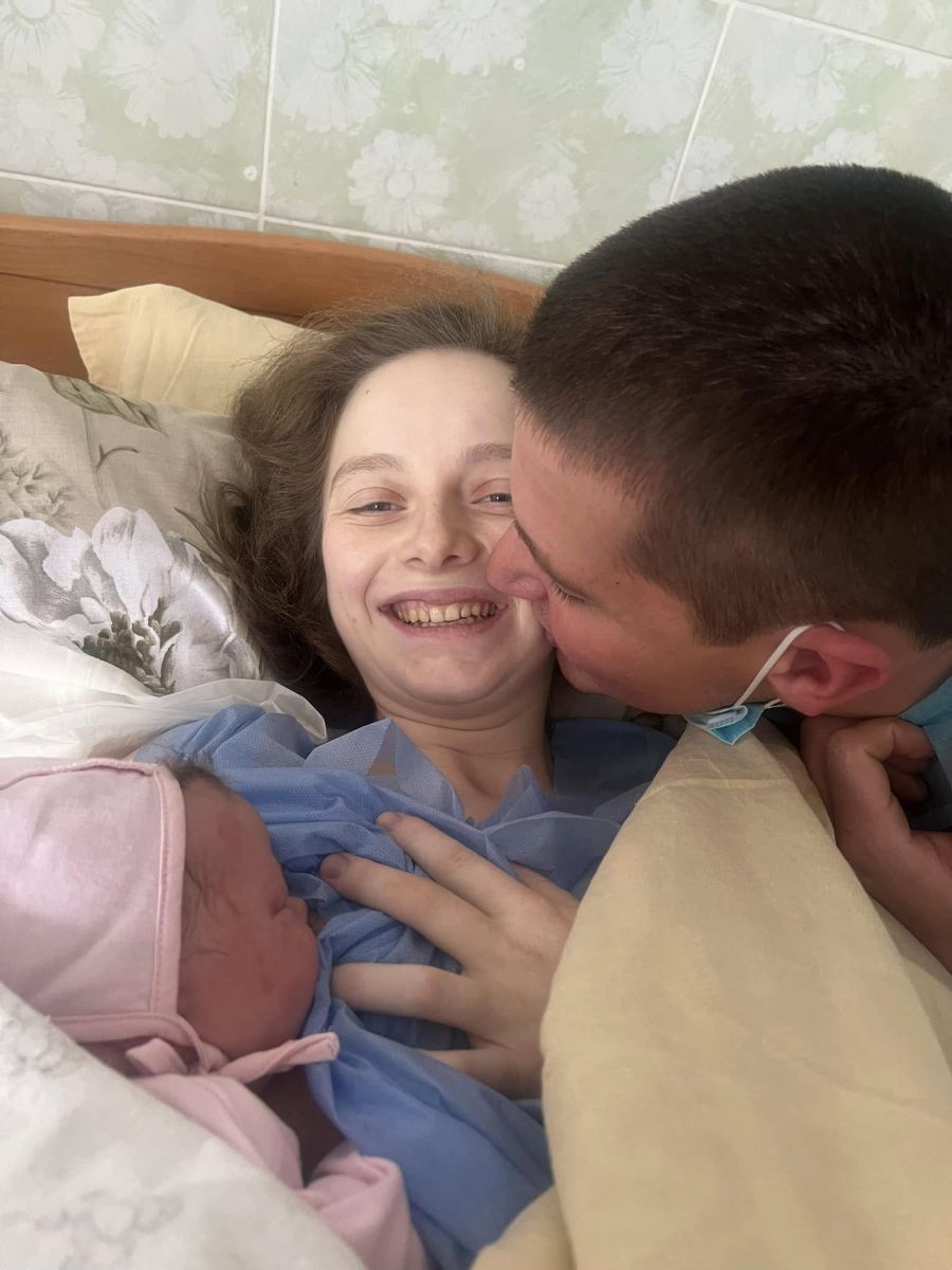 Щирі вітання сім’ї Боренько із народженням донечки!