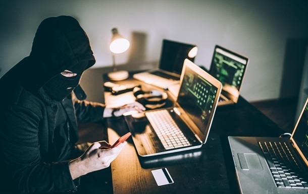 Ілюстроване фото. Потерпіла діяла за вказівкою афериста