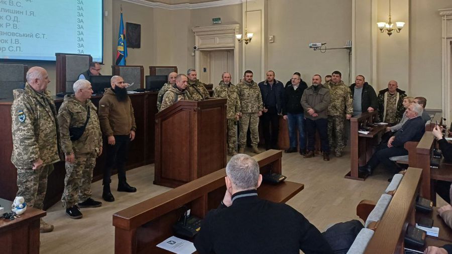 На сесії військовослужбовці звернулися до депутатів. Фото: НТК