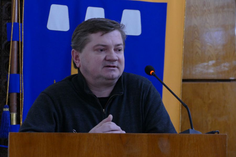 На нараді за участі старост виступив заступник директора ТОВ «Еко-Прикарпаття» Андрій Олійник