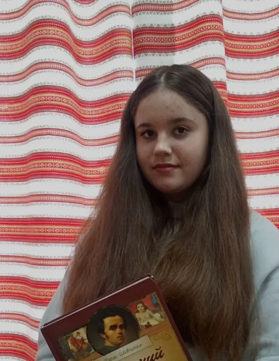 Десятикласниця Калуського ліцею №3 Анастасія Хажій отримуватиме стипендію Кабміну