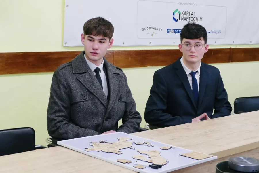 Наразі команда працює над механізмами реалізації своїх виробів