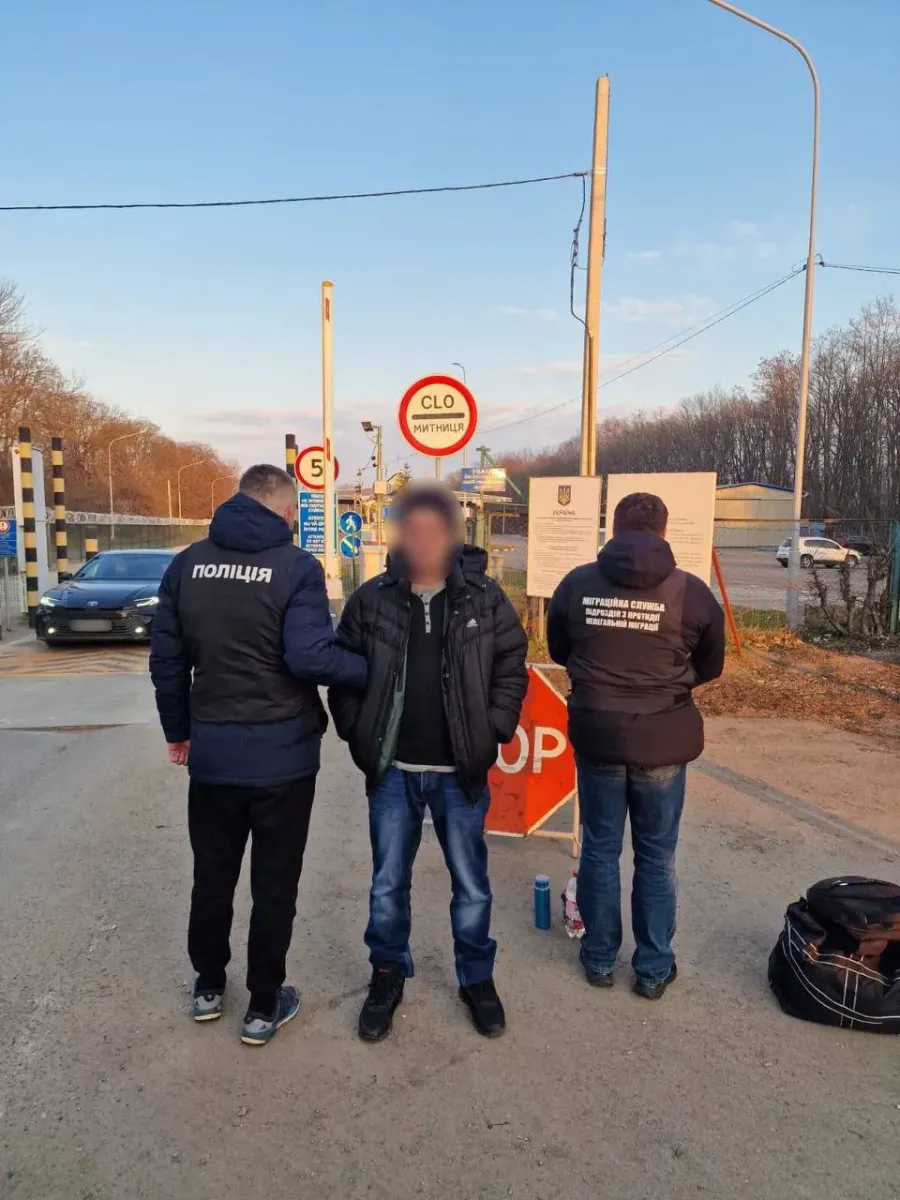 Прикордонники офіційно випровадили громадянина Росії за межі України
