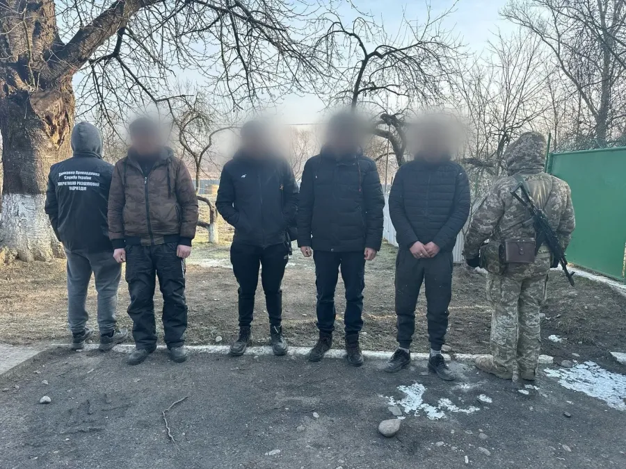 Чоловіків затримали неподалік від кордону з Румунією