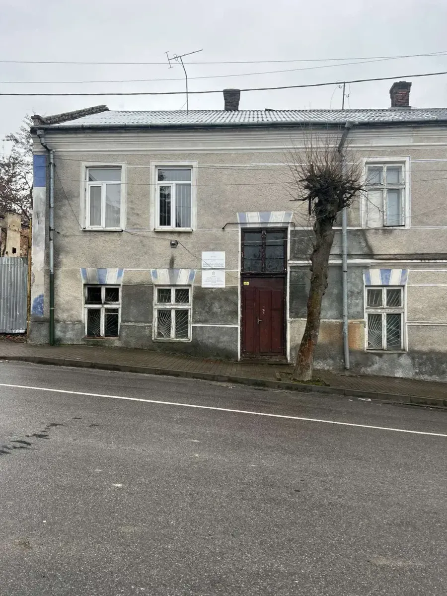 Будівля, яку виставили на торги, примикає до колишньої друкарні