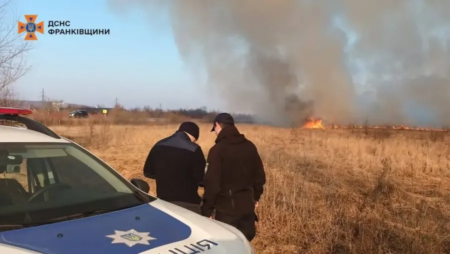 Рятувальники здійснюють обстеження територій за допомогою БпЛА. Фото: Калуське РУ ГУ ДСНС