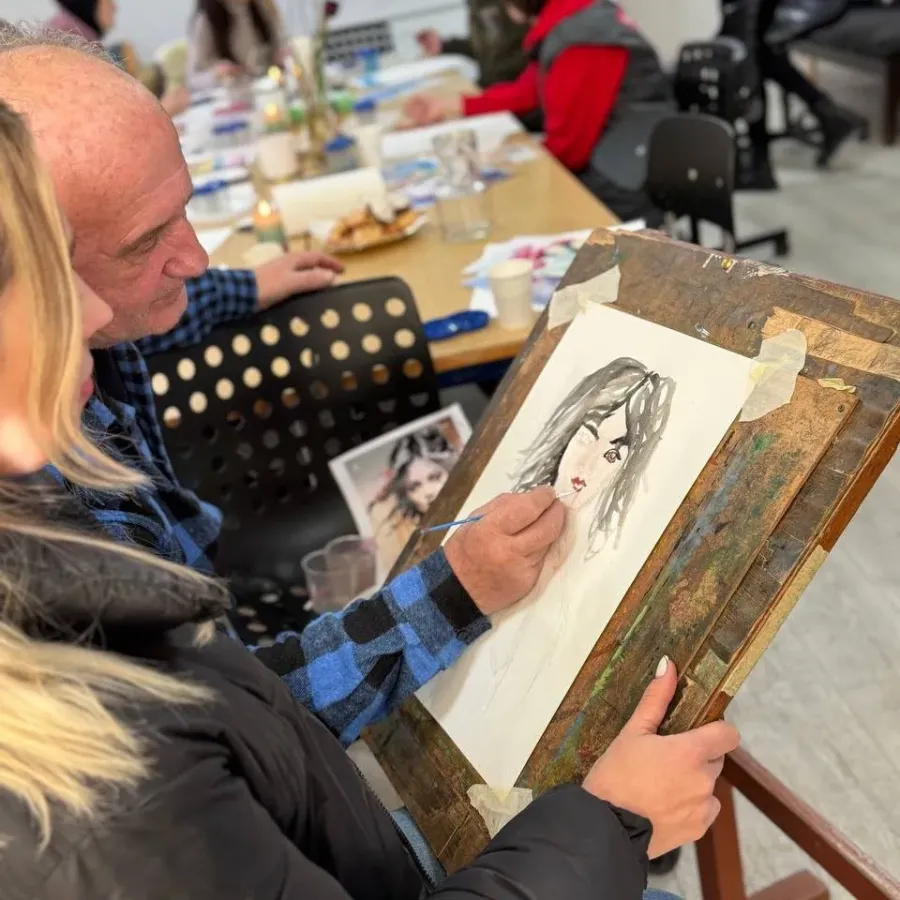 У дружній атмосфері, підтримці та турботі учасники групи створювали свої унікальні роботи