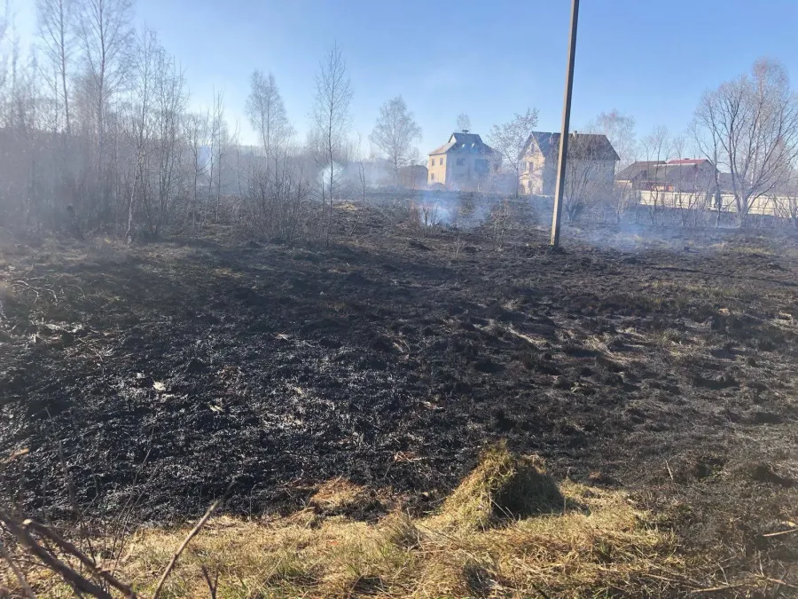 Мешканців Калущини закликають не палити суху траву